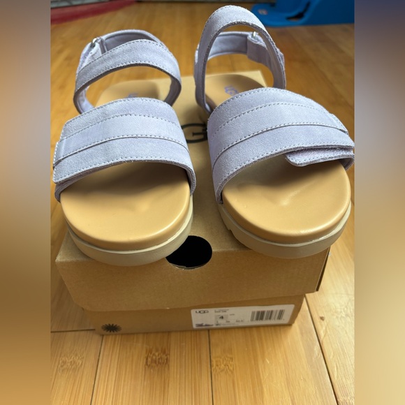 Ugg kids zini sandals. Girls Sz 4. Lavender ish color. - Picture 3 of 6